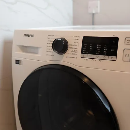 Apartamento A26 - 5 Mins Walk To Valletta Ferry - Shopping Mall And Bay By Quicktrips Sliema