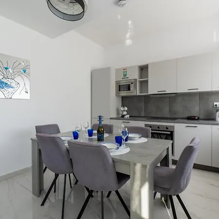 A26 - 5 Mins Walk To Valletta Ferry - Shopping Mall And Bay By Quicktrips Apartment Sliema