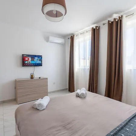 A26 - 5 Mins Walk To Valletta Ferry - Shopping Mall And Bay By Quicktrips Sliema