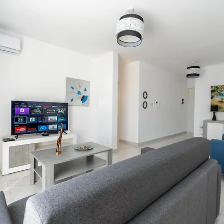 Apartment A26 - 5 Mins Walk To Valletta Ferry - Shopping Mall And Bay By Quicktrips